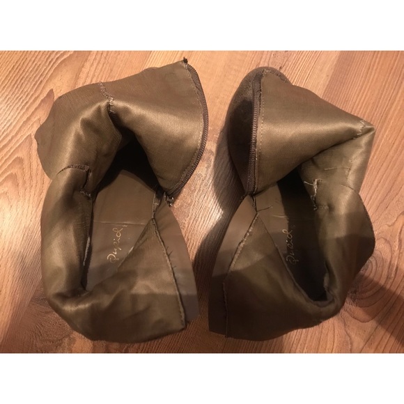 BROWN COWGIRL BOOTS WITH HEEL - Picture 2 of 5